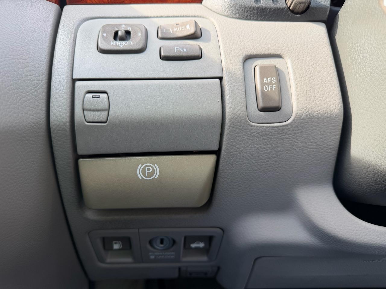 Lexus LS 430 4D Sedan 2006