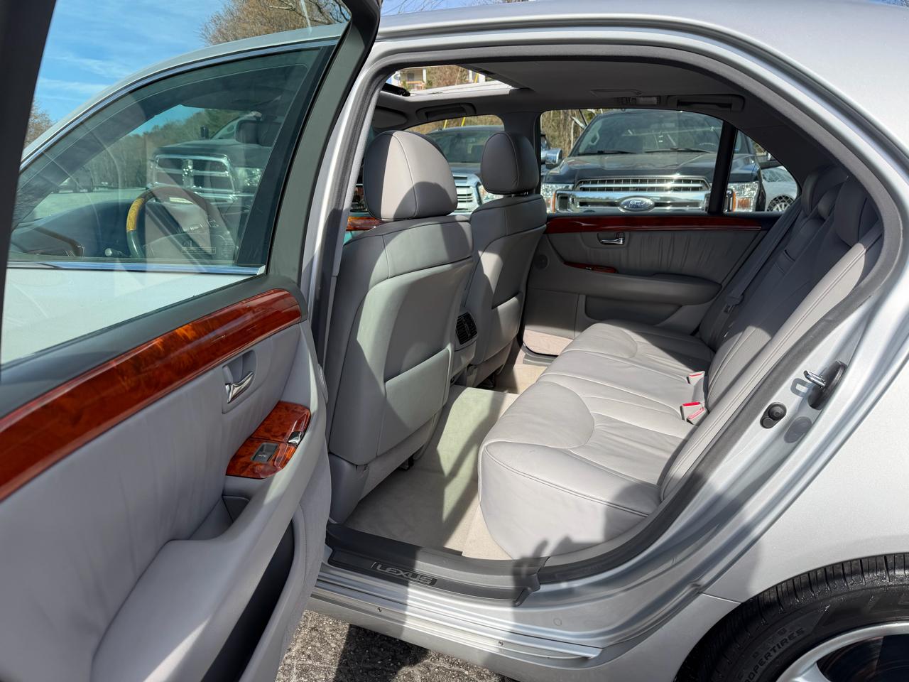 Lexus LS 430 4D Sedan 2006