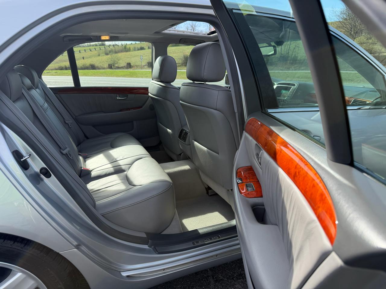 Lexus LS 430 4D Sedan 2006