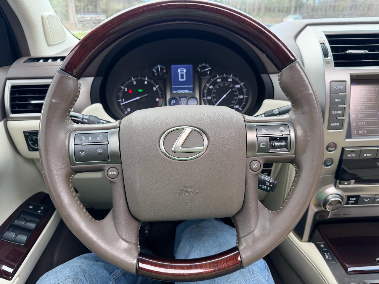 Lexus GX 460 Premium 4D SUV 4WD 2016