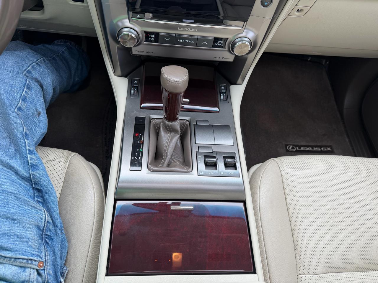 Lexus GX 460 Premium 4D SUV 4WD 2016