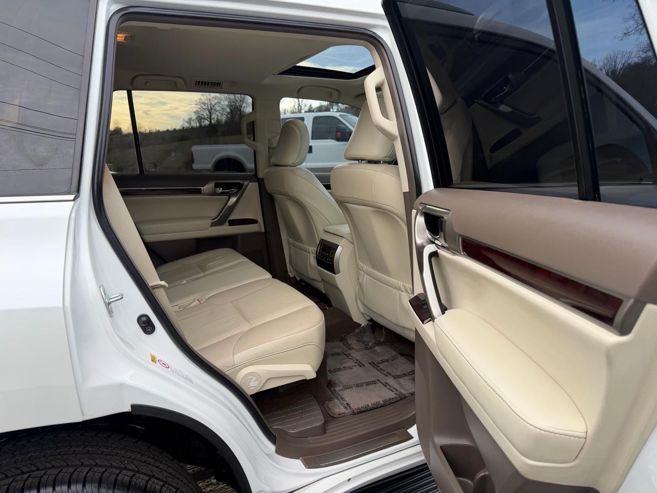 Lexus GX 460 Premium 4D SUV 4WD 2016