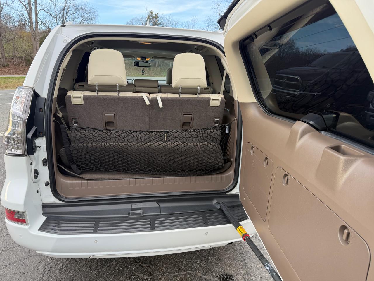 Lexus GX 460 Premium 4D SUV 4WD 2016