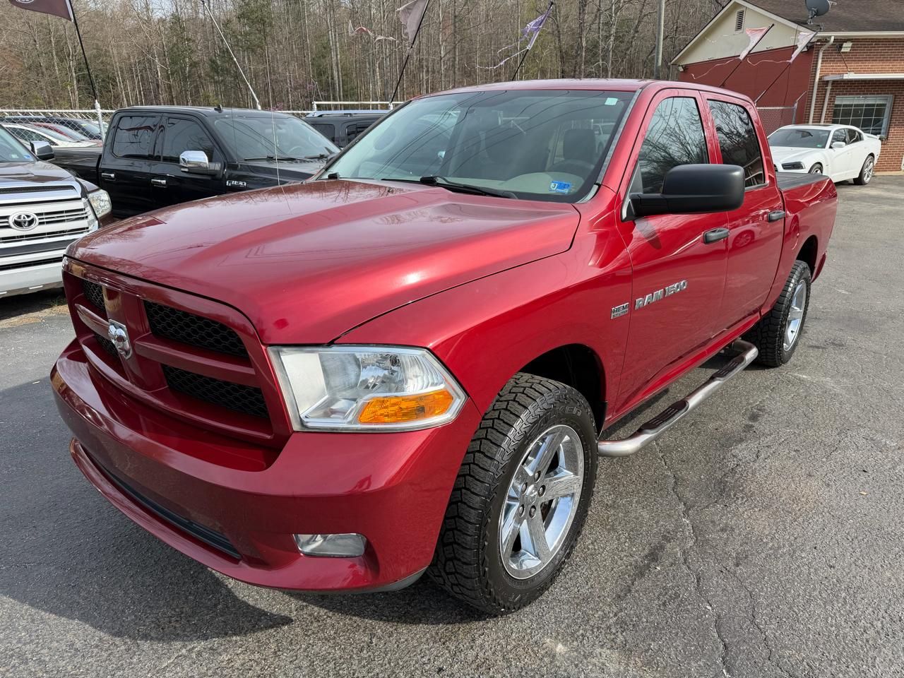 RAM 1500 4WD Crew Cab 140.5" Sport 2012