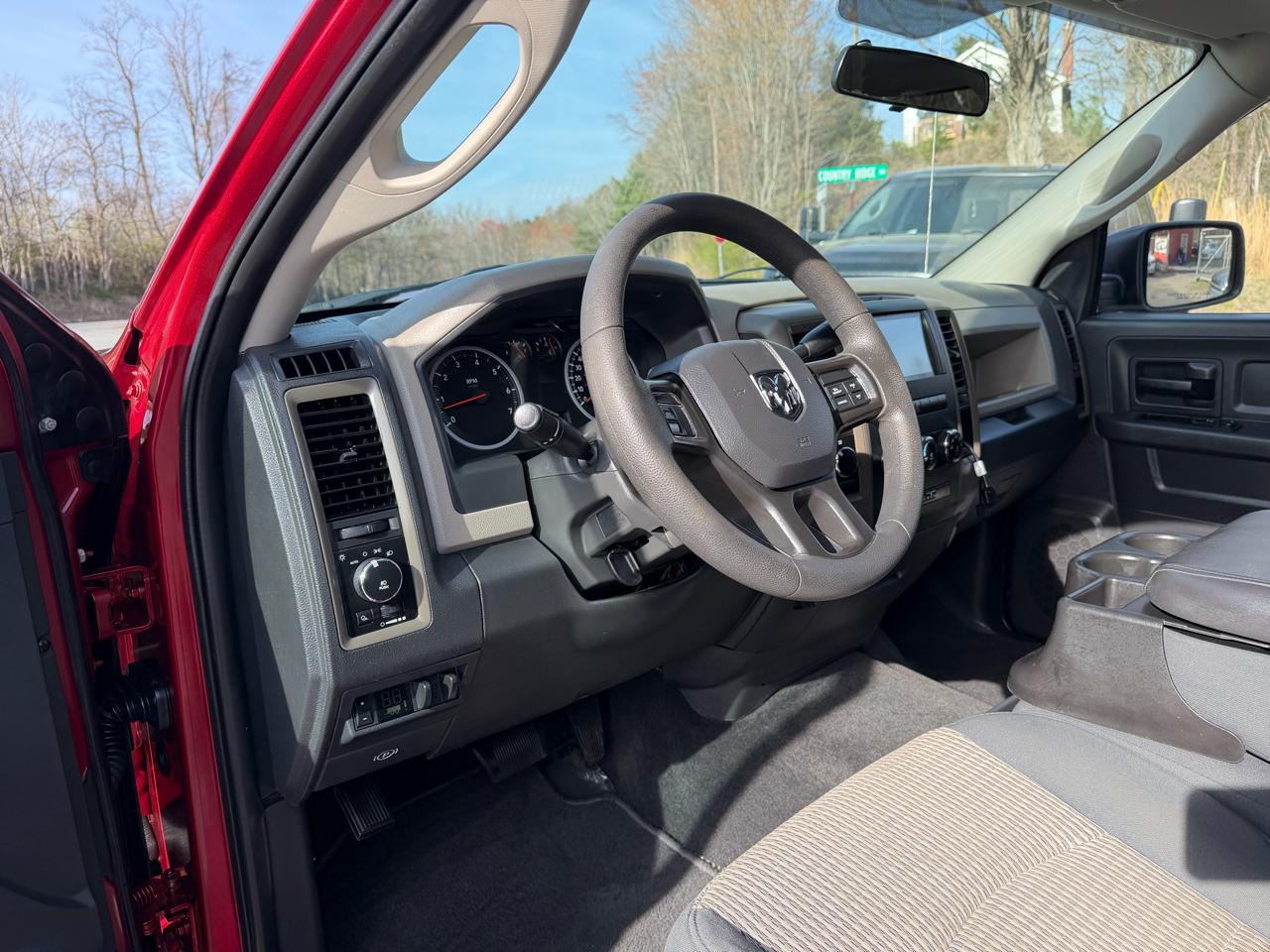 RAM 1500 4WD Crew Cab 140.5" Sport 2012