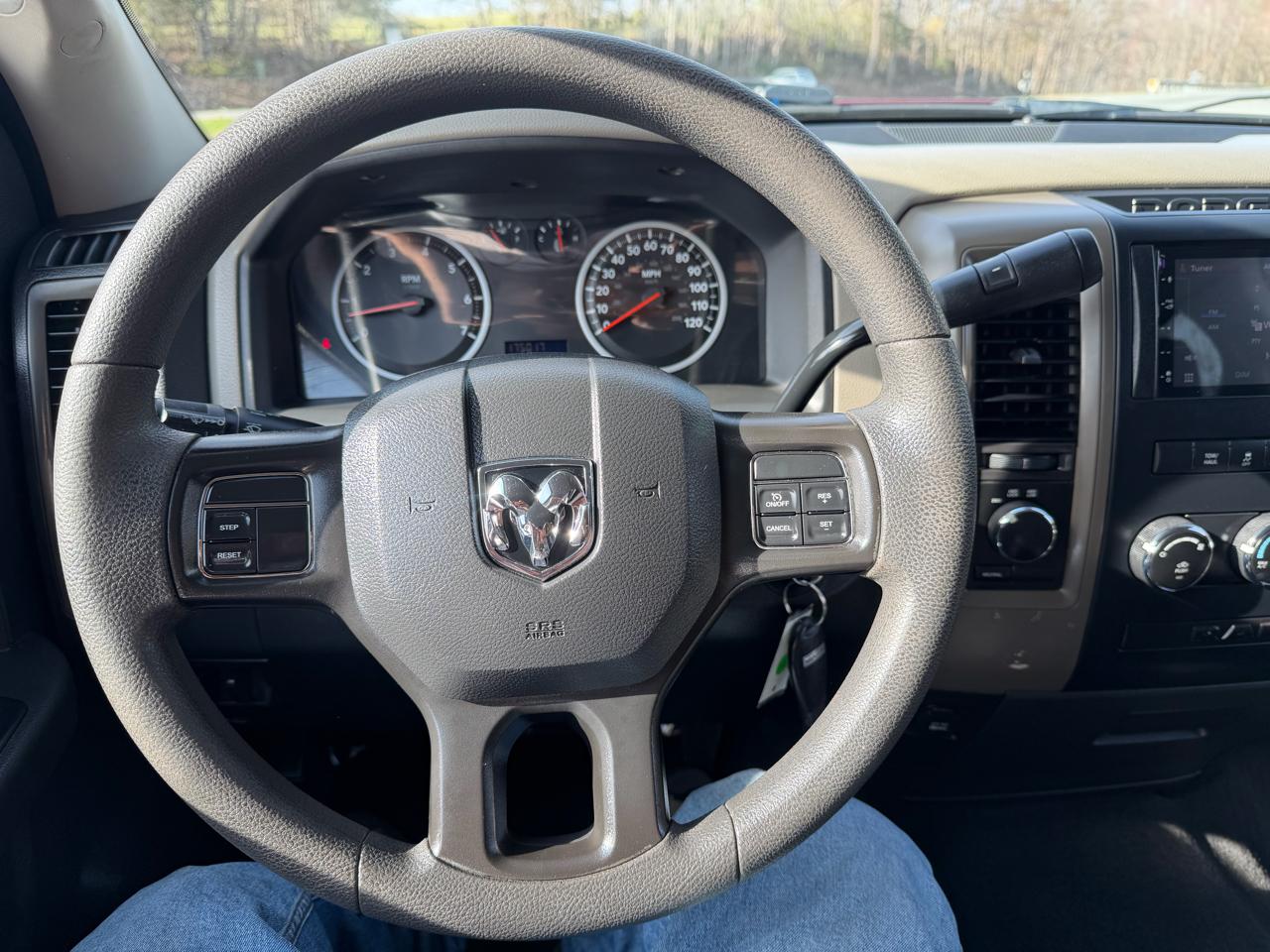 RAM 1500 4WD Crew Cab 140.5" Sport 2012