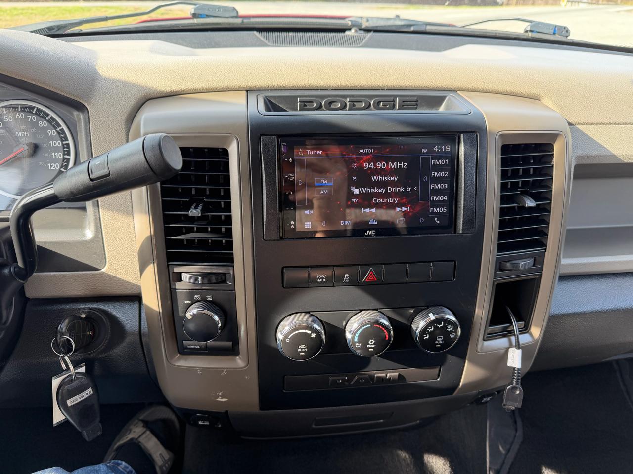 RAM 1500 4WD Crew Cab 140.5" Sport 2012