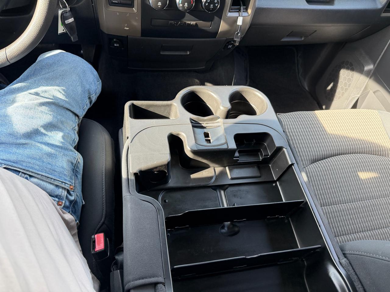 RAM 1500 4WD Crew Cab 140.5" Sport 2012