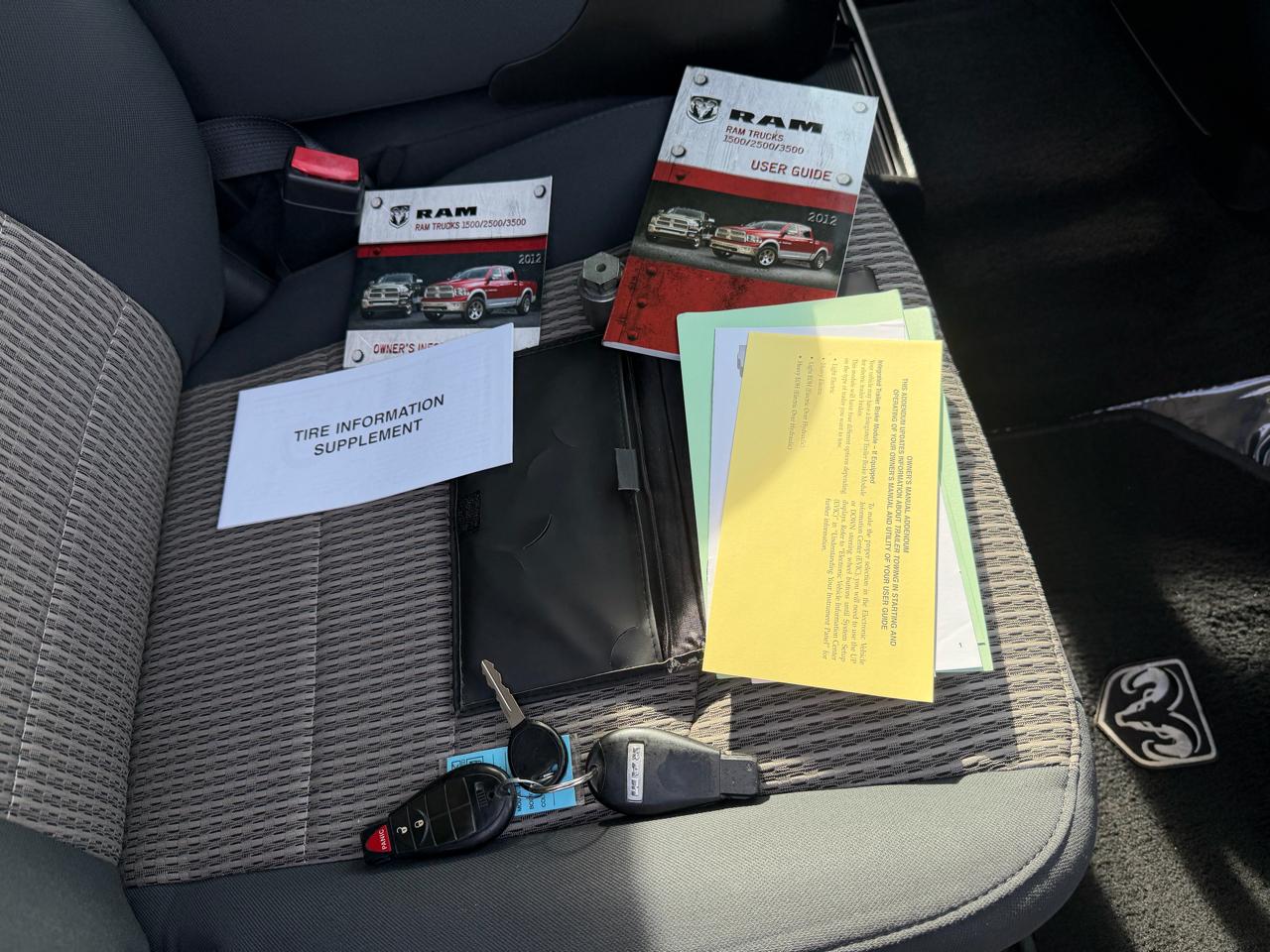 RAM 1500 4WD Crew Cab 140.5" Sport 2012