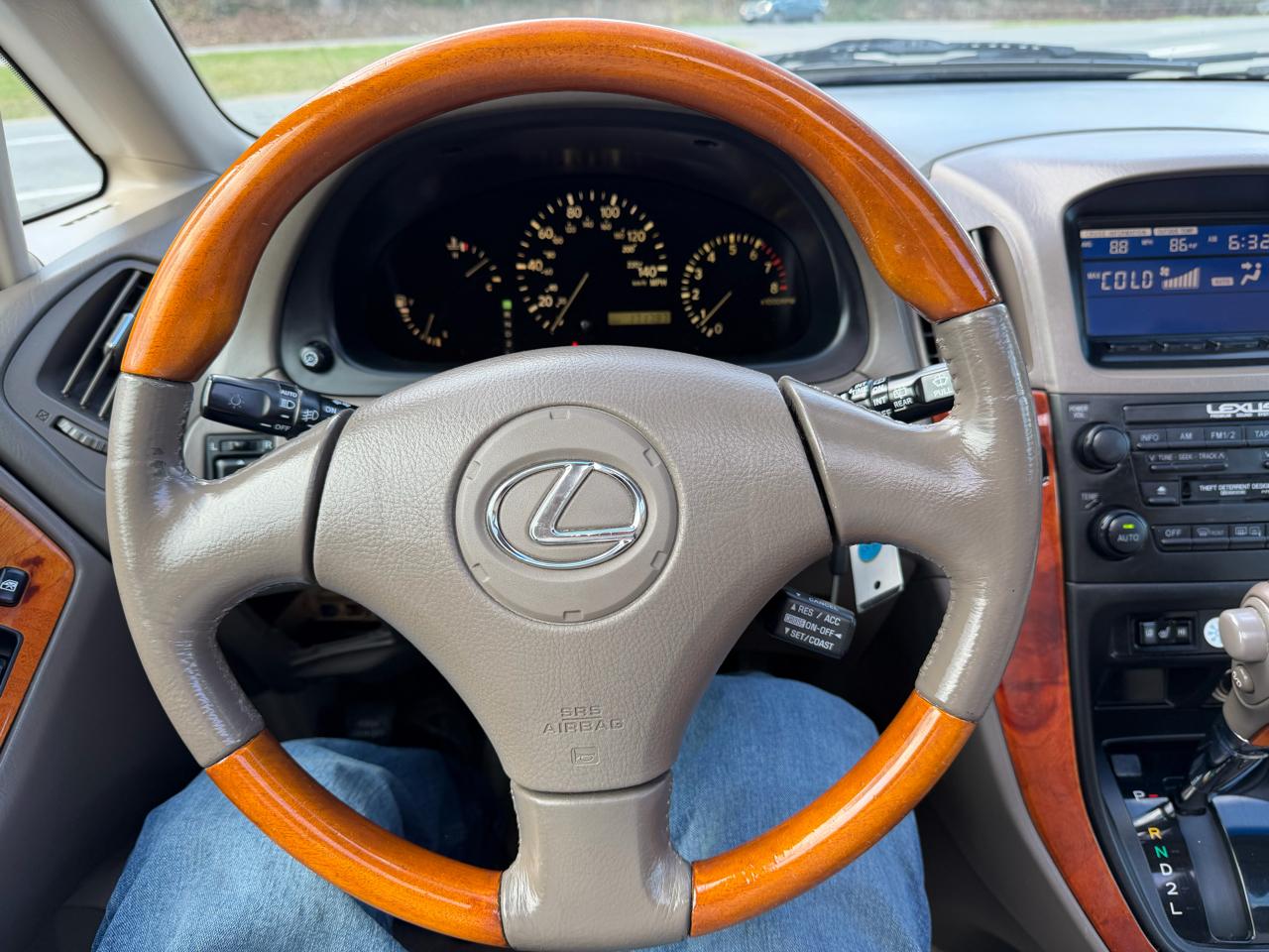 Lexus RX 300 4dr SUV 4WD 2001