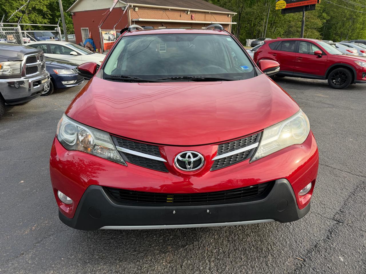 Toyota RAV4 AWD XLE 2014