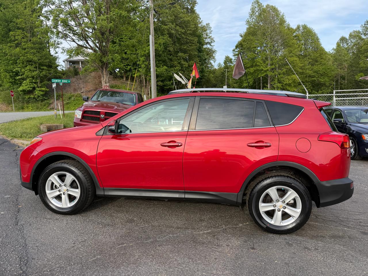 Toyota RAV4 AWD XLE 2014