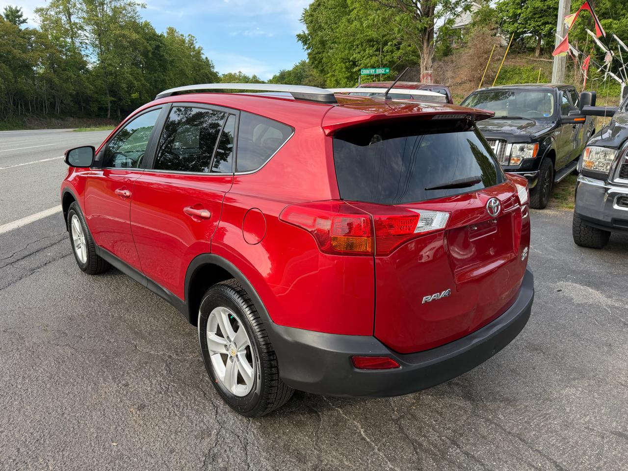 Toyota RAV4 AWD XLE 2014
