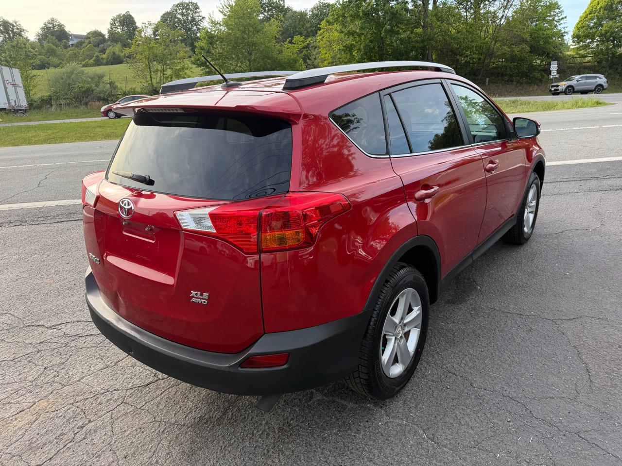 Toyota RAV4 AWD XLE 2014