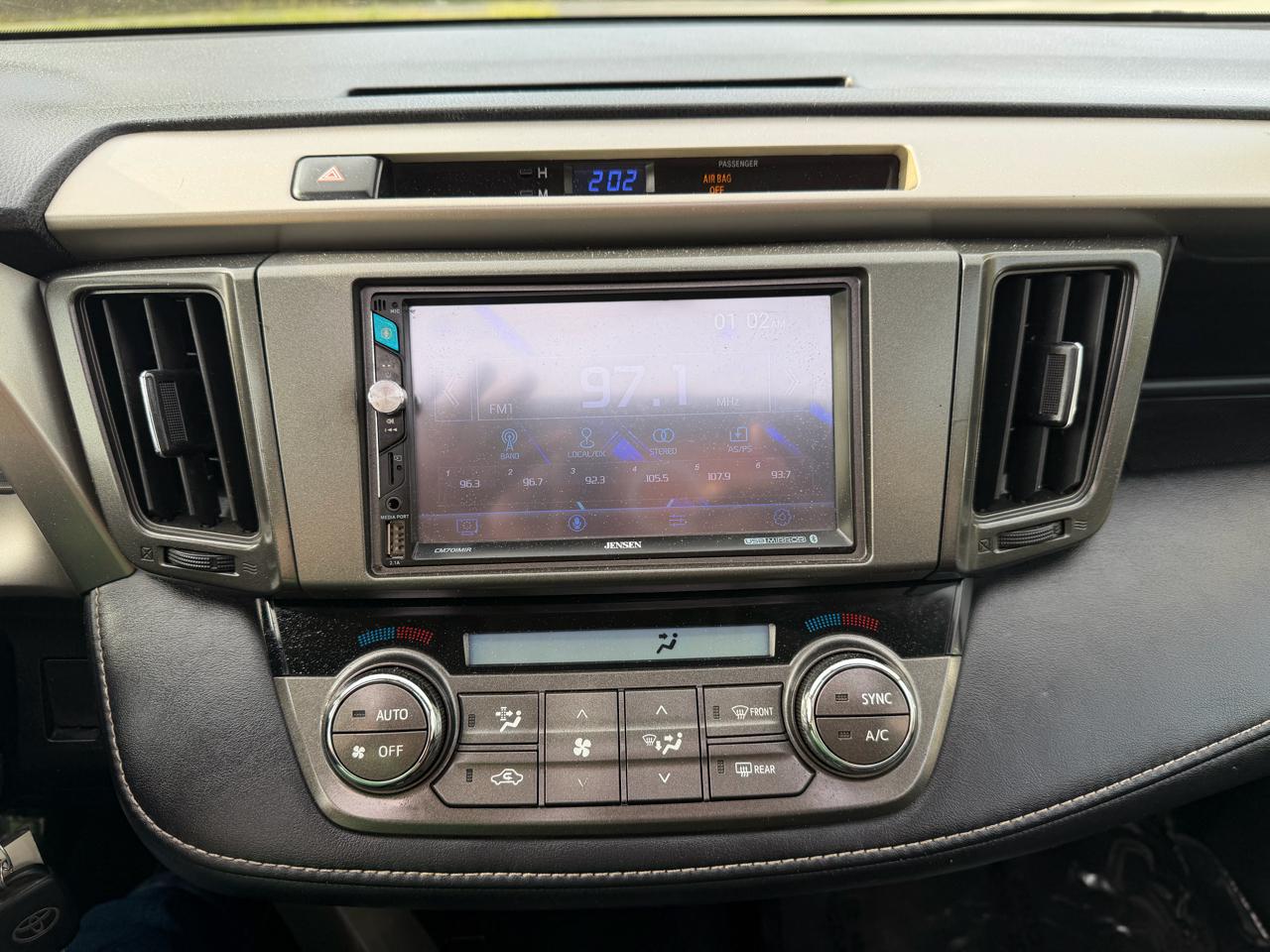 Toyota RAV4 AWD XLE 2014