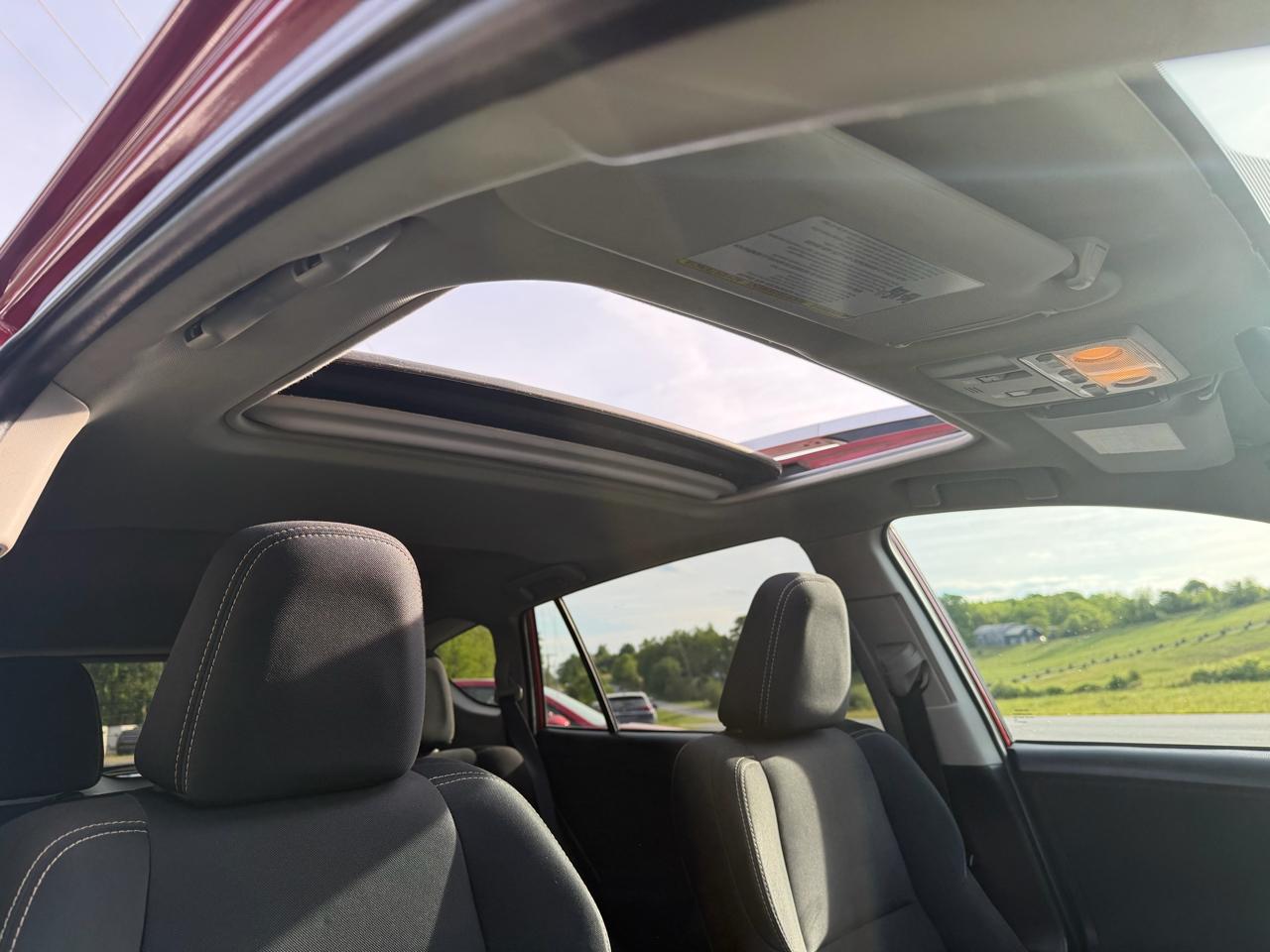 Toyota RAV4 AWD XLE 2014