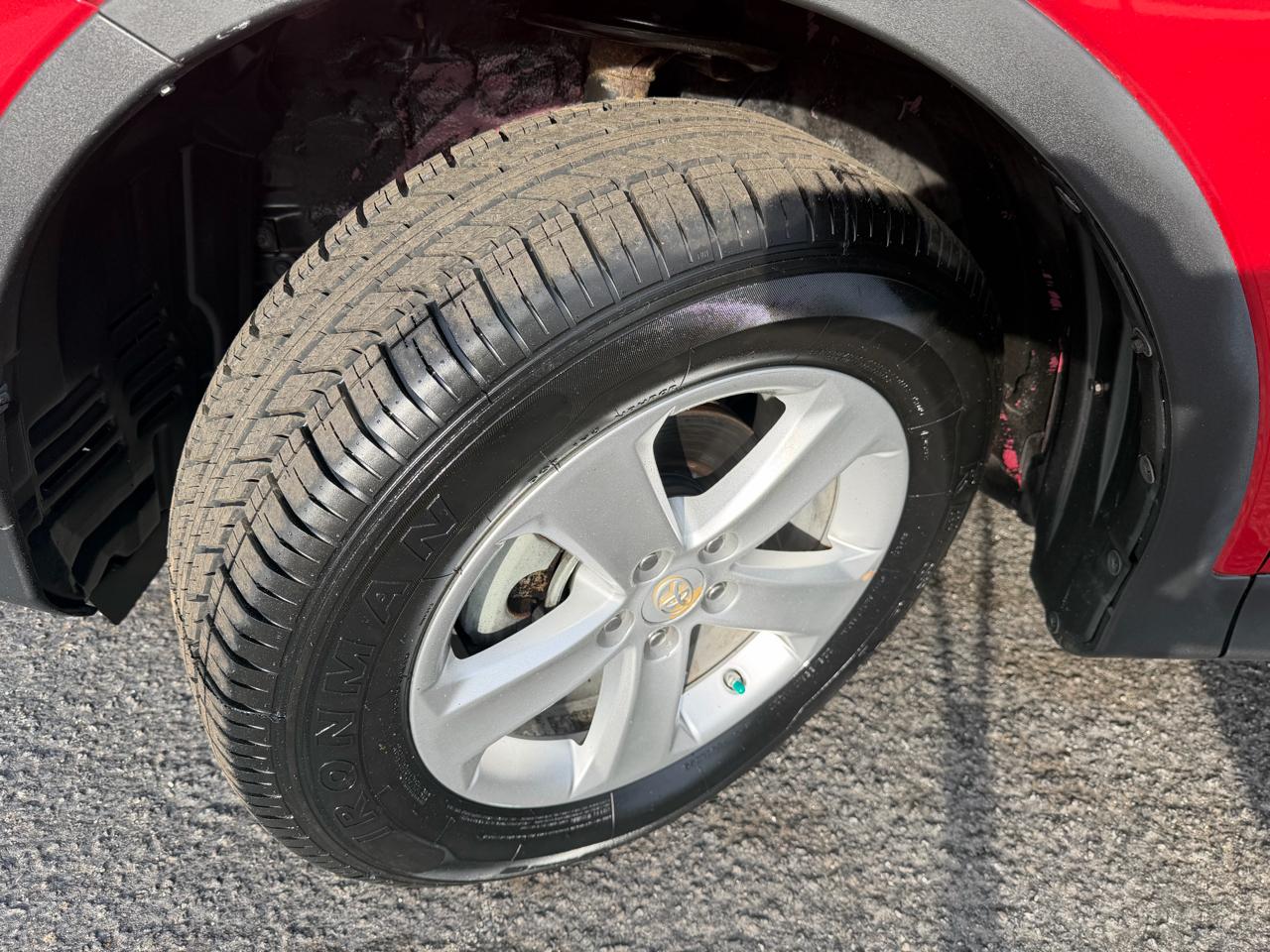 Toyota RAV4 AWD XLE 2014