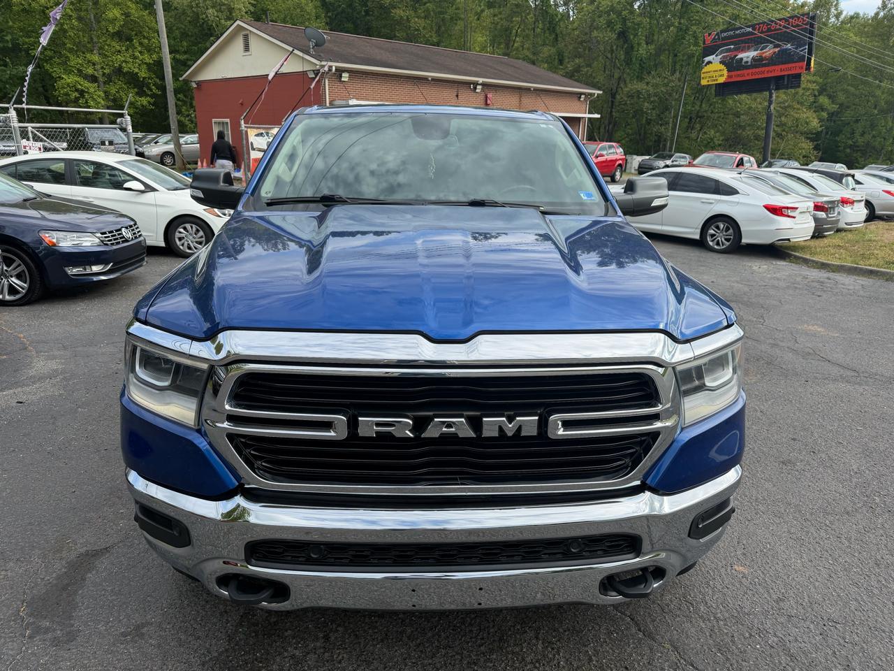 RAM 1500 Big Horn Crew Cab 4WD 2019