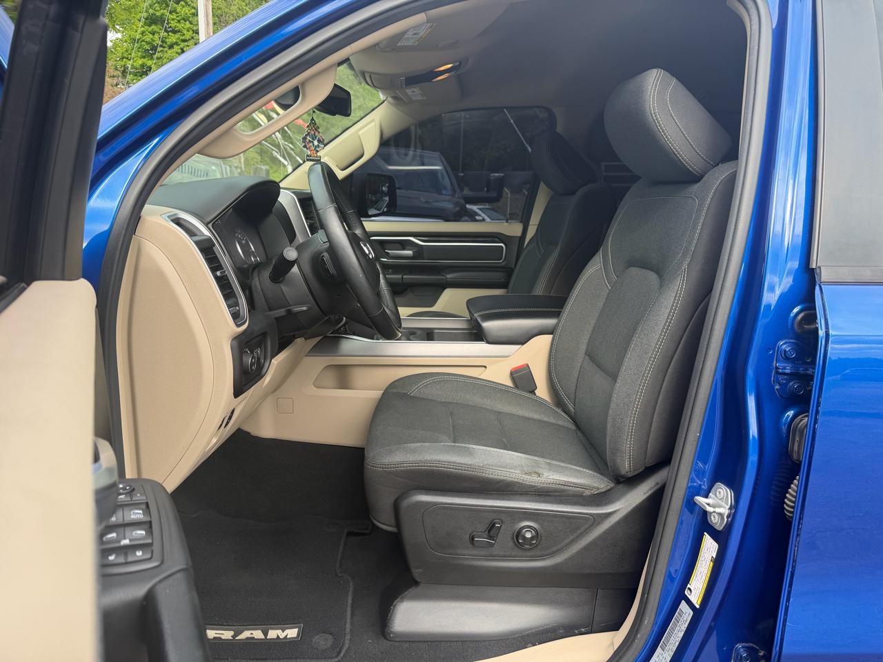 RAM 1500 Big Horn Crew Cab 4WD 2019
