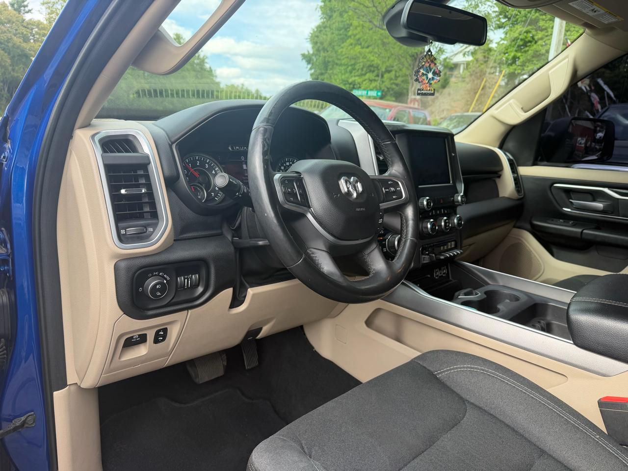 RAM 1500 Big Horn Crew Cab 4WD 2019