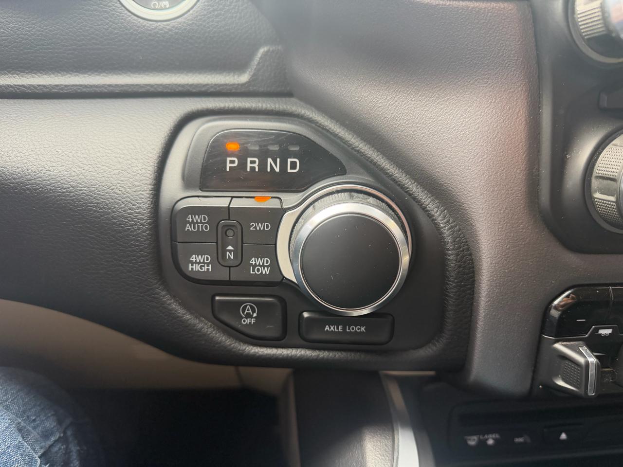 RAM 1500 Big Horn Crew Cab 4WD 2019