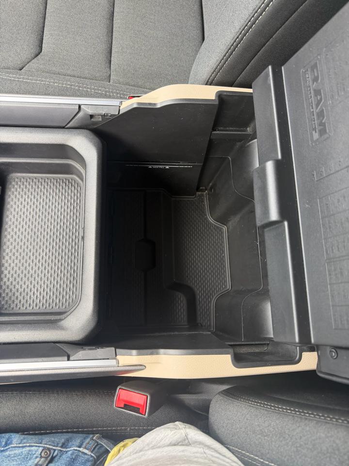 RAM 1500 Big Horn Crew Cab 4WD 2019