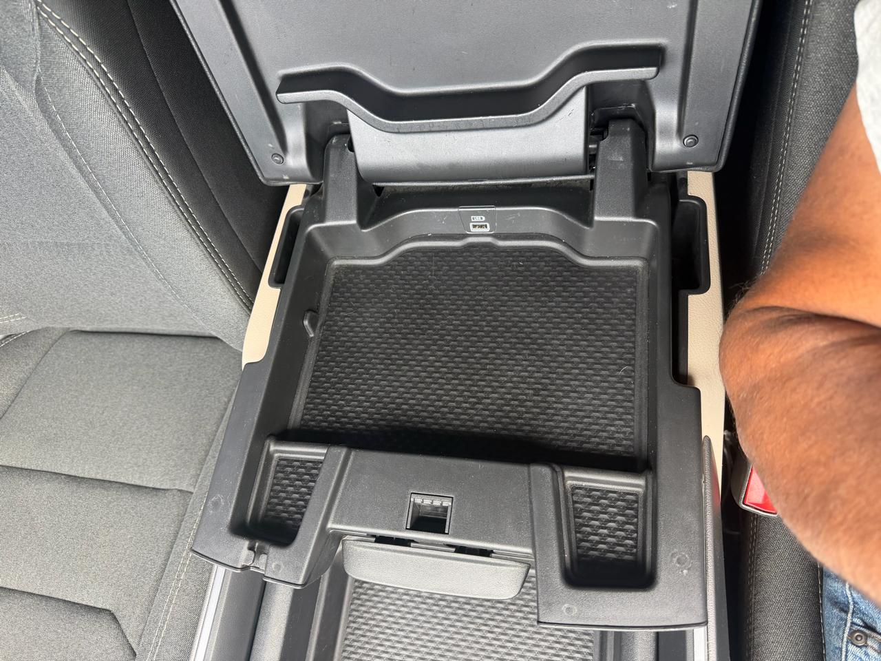 RAM 1500 Big Horn Crew Cab 4WD 2019