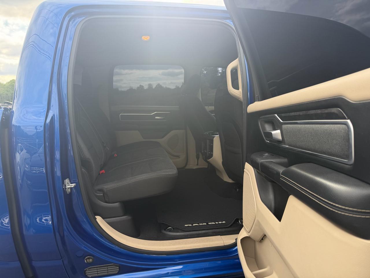 RAM 1500 Big Horn Crew Cab 4WD 2019