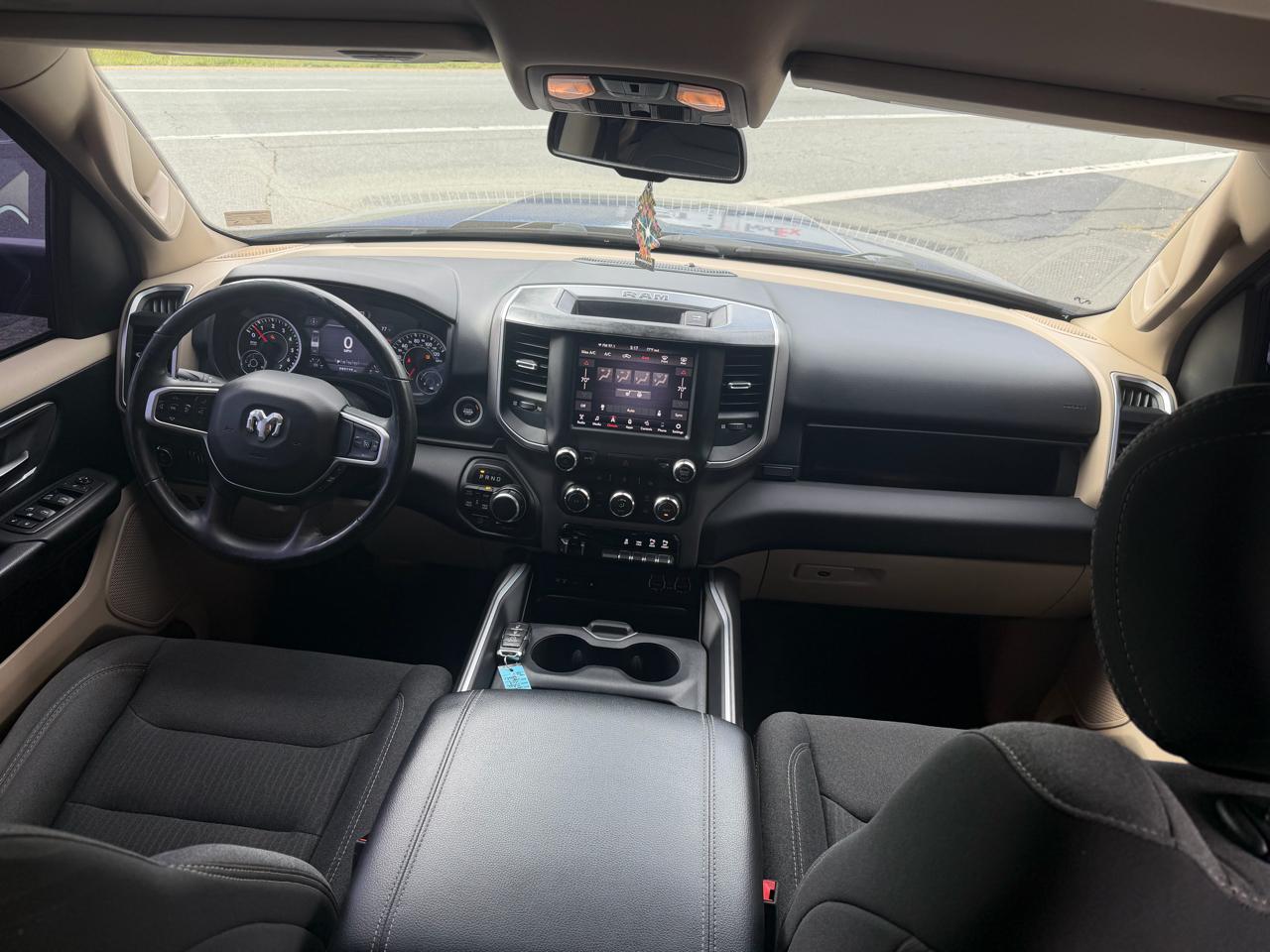 RAM 1500 Big Horn Crew Cab 4WD 2019