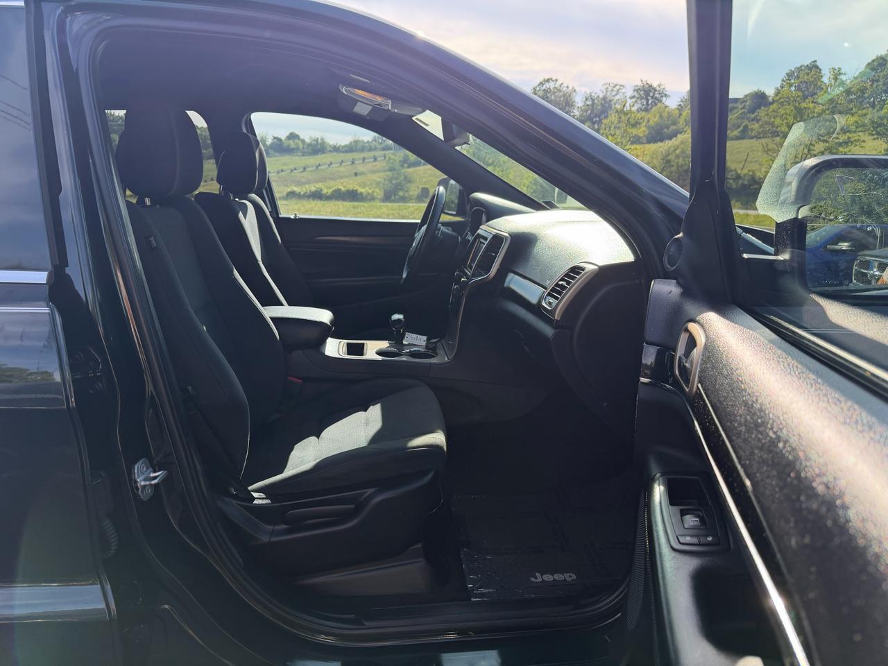 Jeep Grand Cherokee 4WD 4dr Laredo 2014