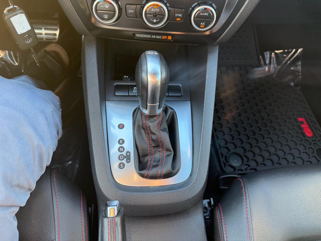 Volkswagen Jetta Sedan 4dr DSG GLI 2014