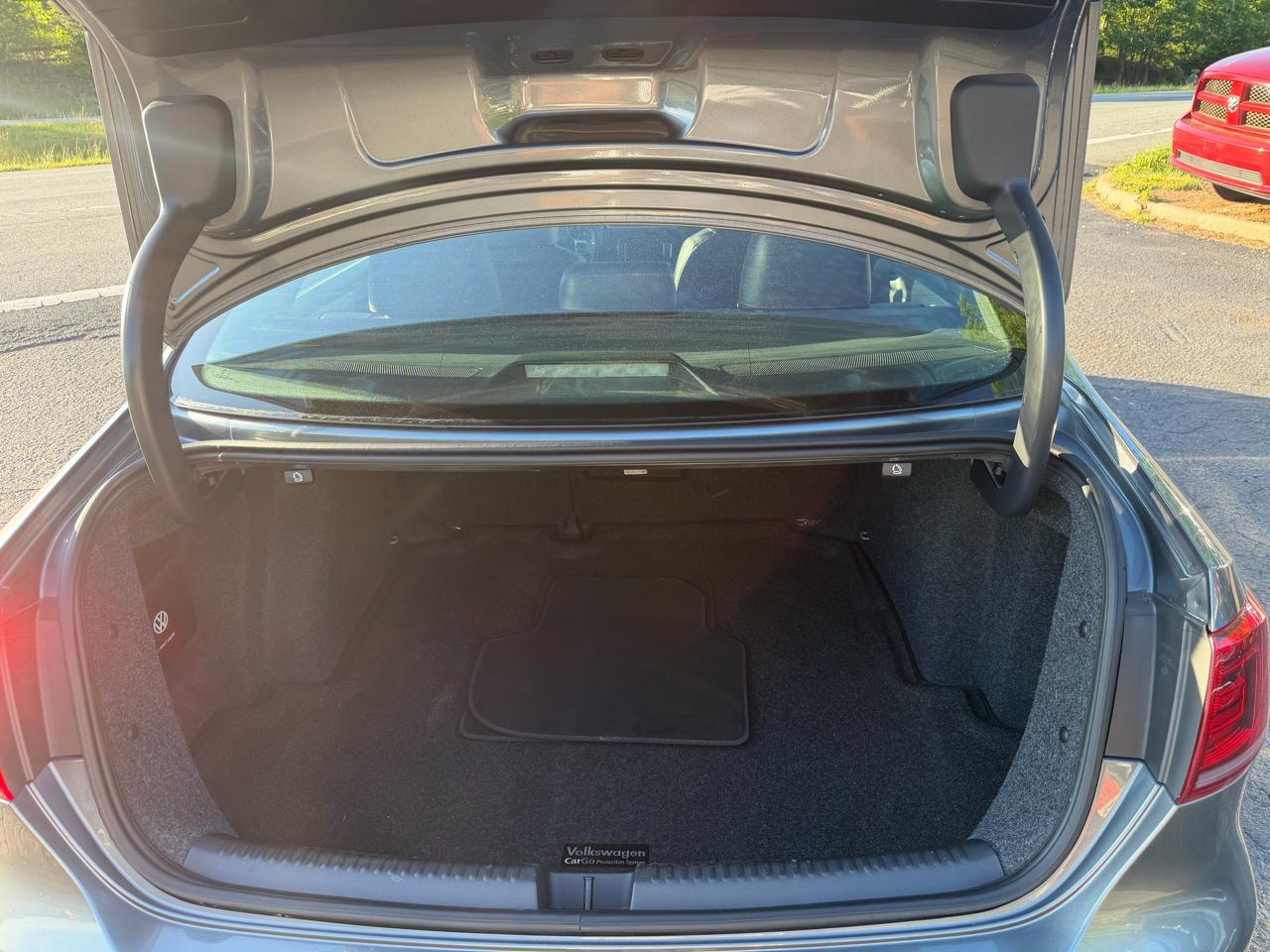 Volkswagen Jetta Sedan 4dr DSG GLI 2014