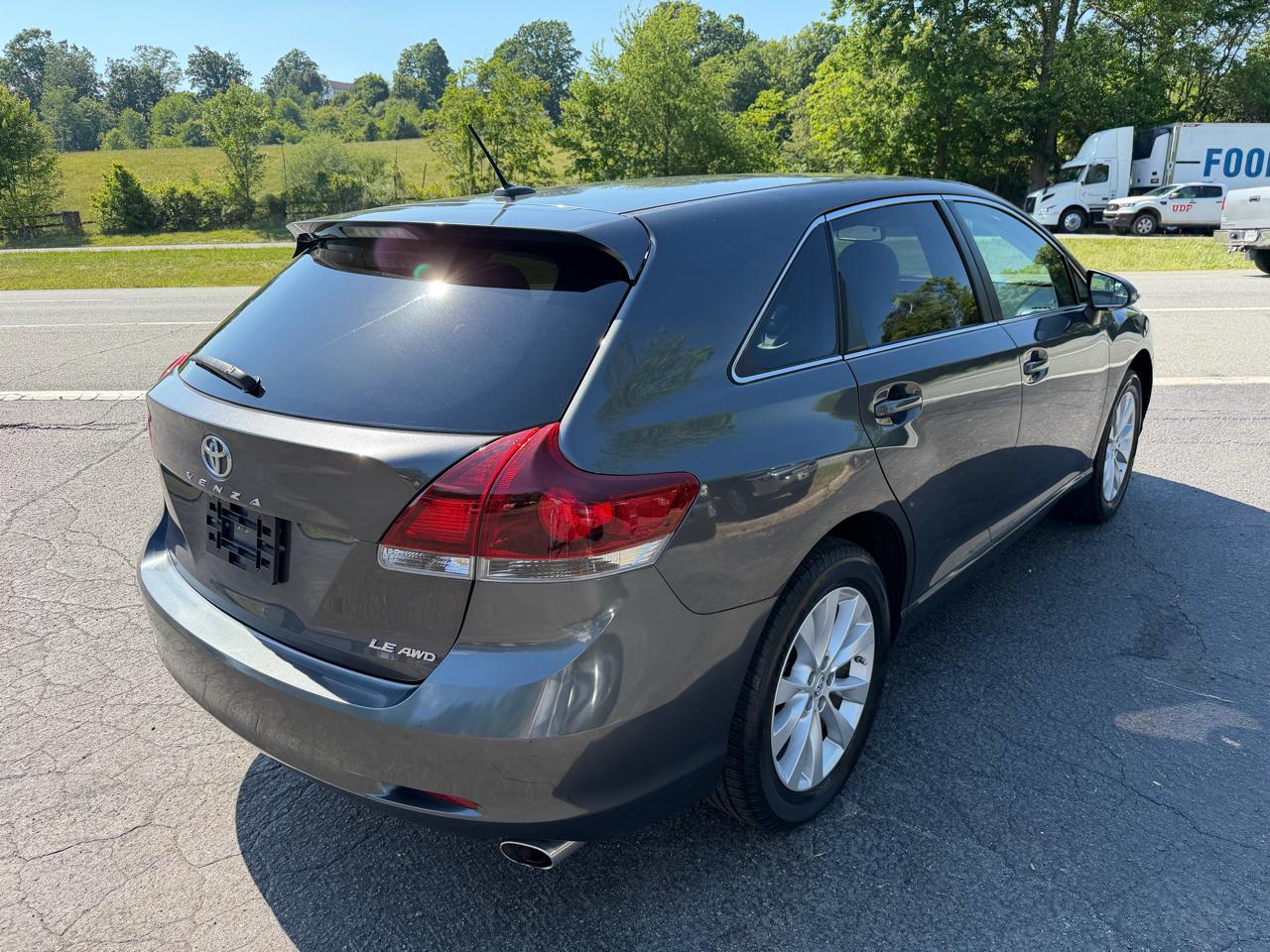 Toyota Venza 4D SUV AWD 4cyl 2013