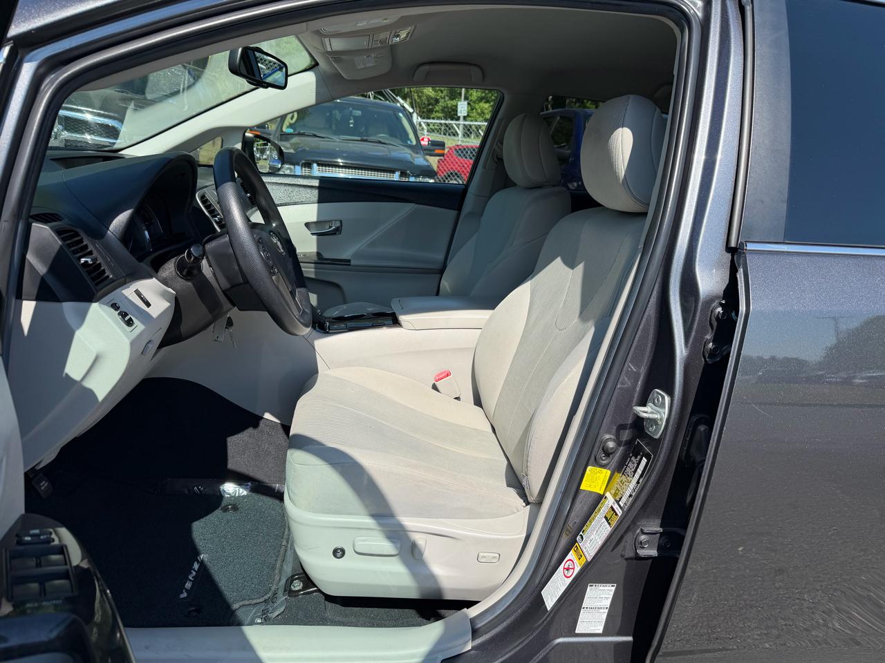 Toyota Venza 4D SUV AWD 4cyl 2013