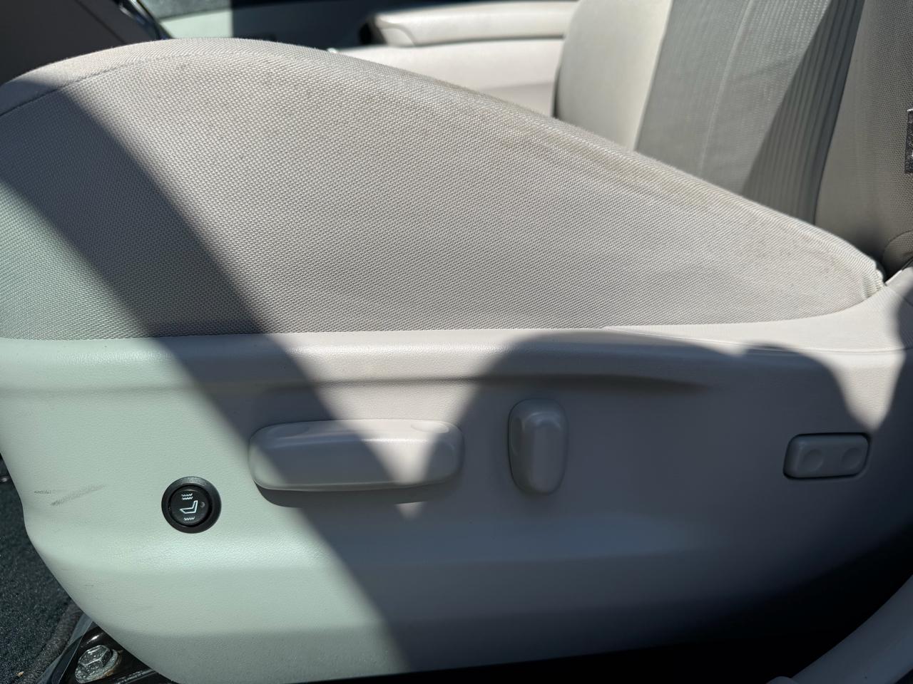 Toyota Venza 4D SUV AWD 4cyl 2013