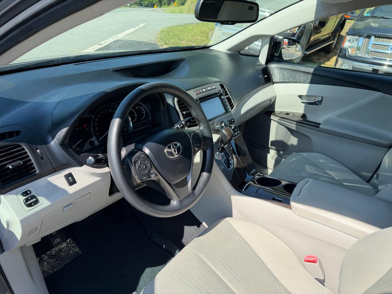Toyota Venza 4D SUV AWD 4cyl 2013