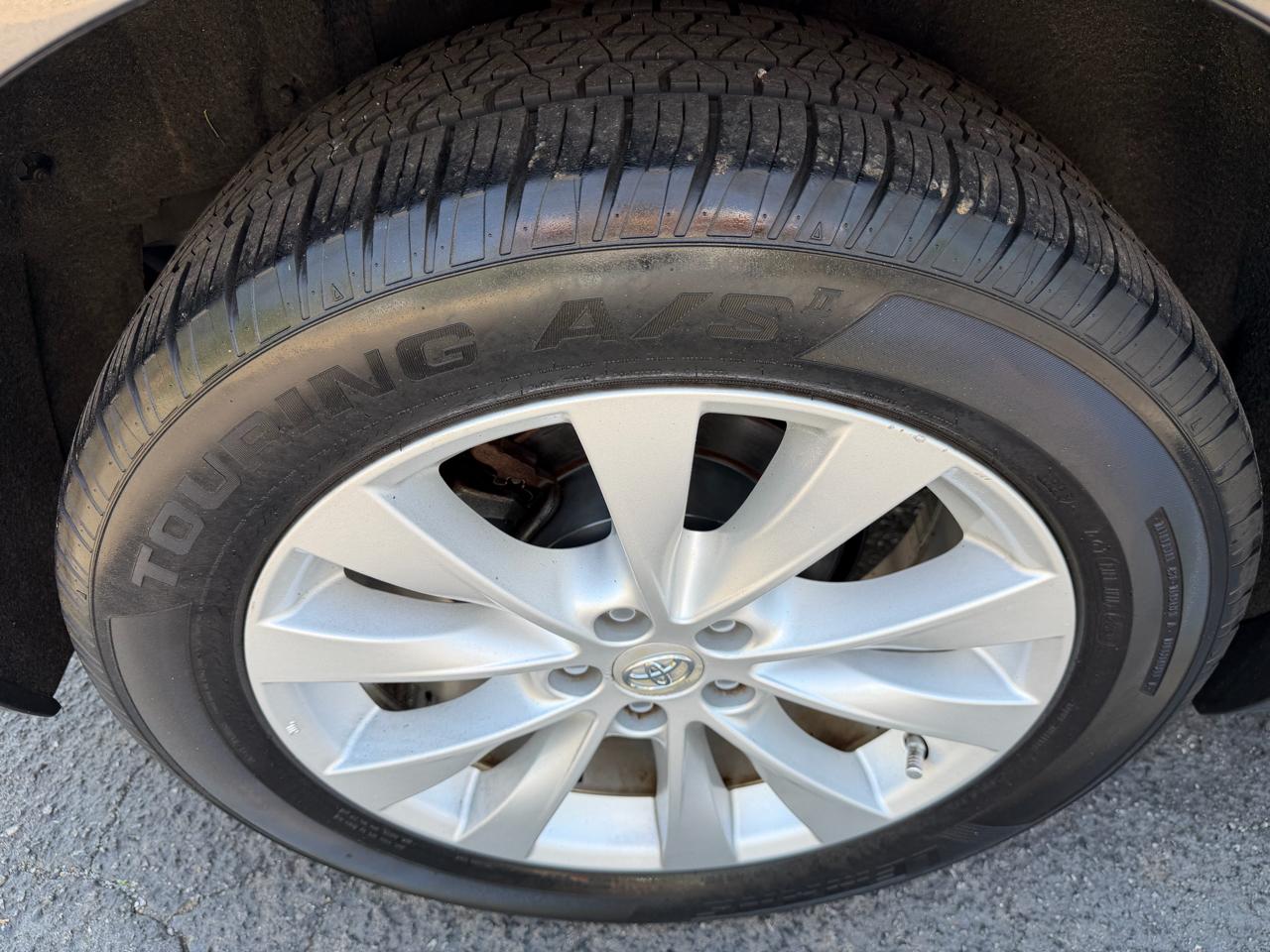 Toyota Venza 4D SUV AWD 4cyl 2013