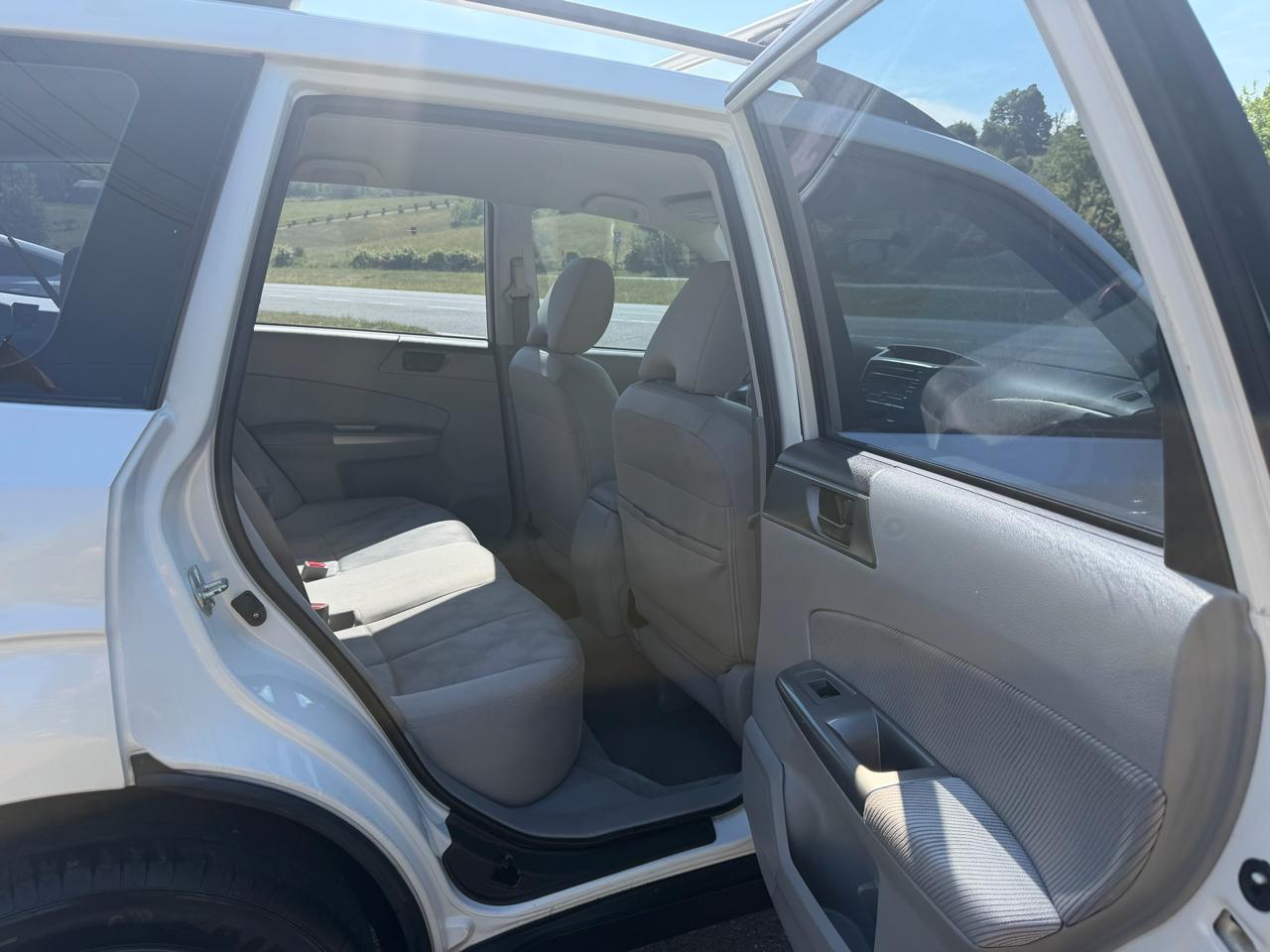 Subaru Forester 4dr Auto 2.5X w/Special Edition Pkg 2010