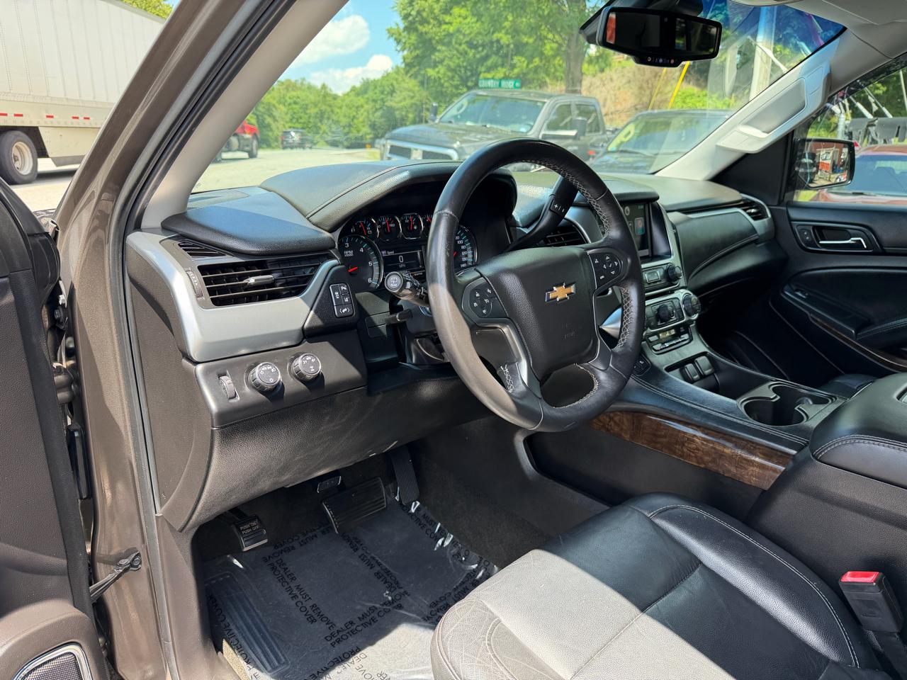 Chevrolet Tahoe 4WD 4dr LT 2015