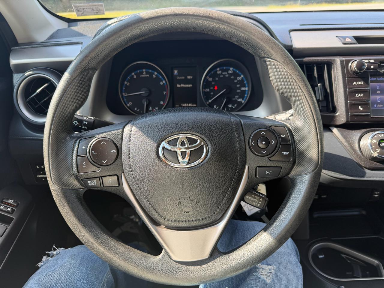 Toyota RAV4 LE AWD 2017