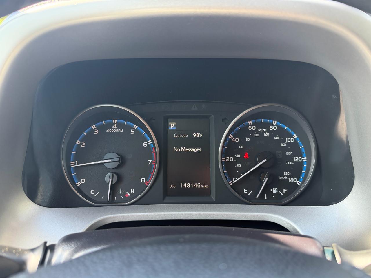 Toyota RAV4 LE AWD 2017