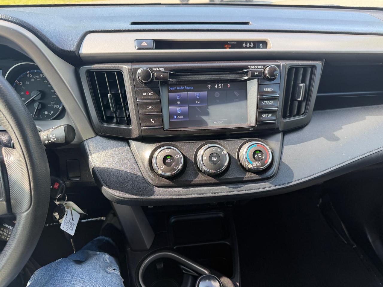 Toyota RAV4 LE AWD 2017