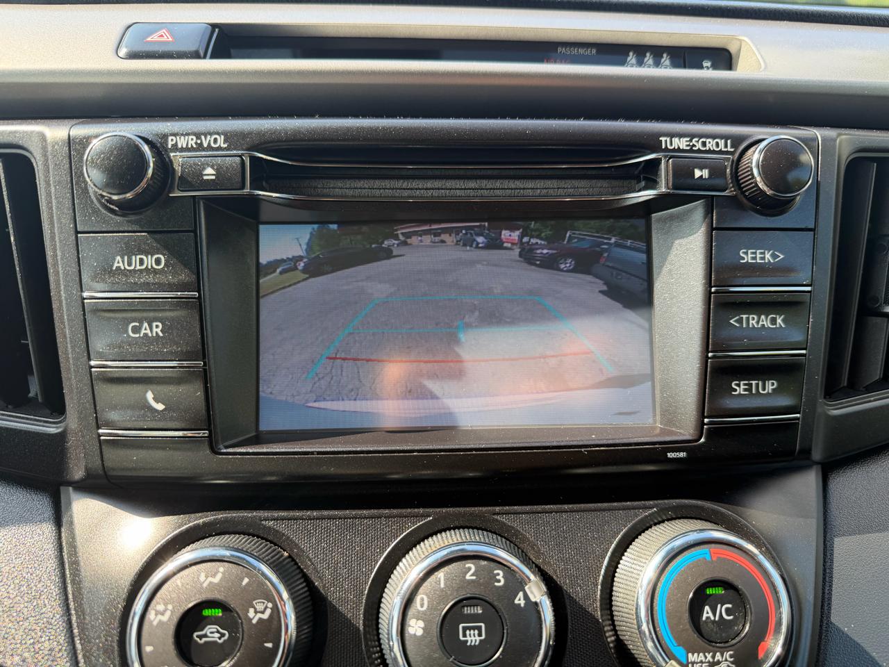 Toyota RAV4 LE AWD 2017