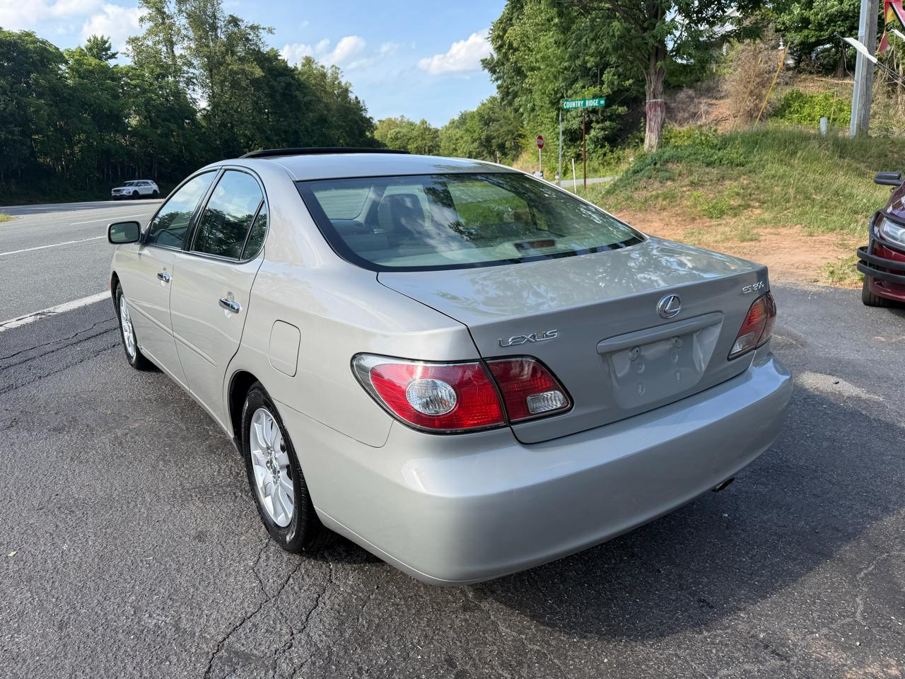 Lexus ES 300 4D Sedan 2002