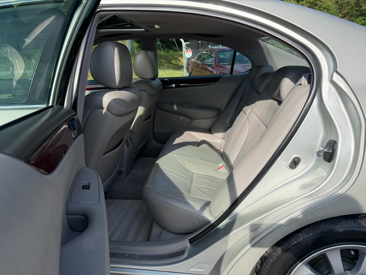 Lexus ES 300 4D Sedan 2002
