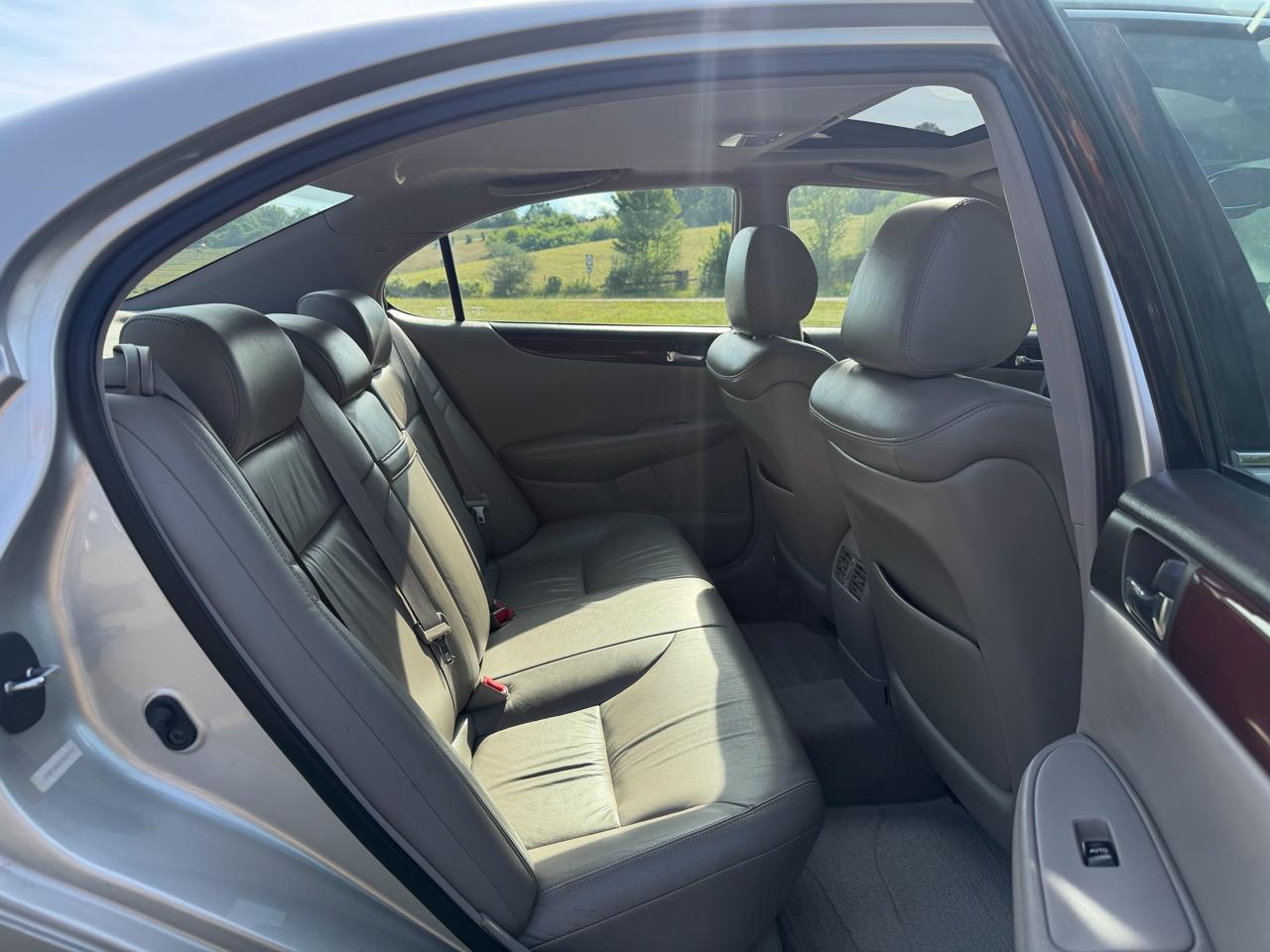 Lexus ES 300 4D Sedan 2002
