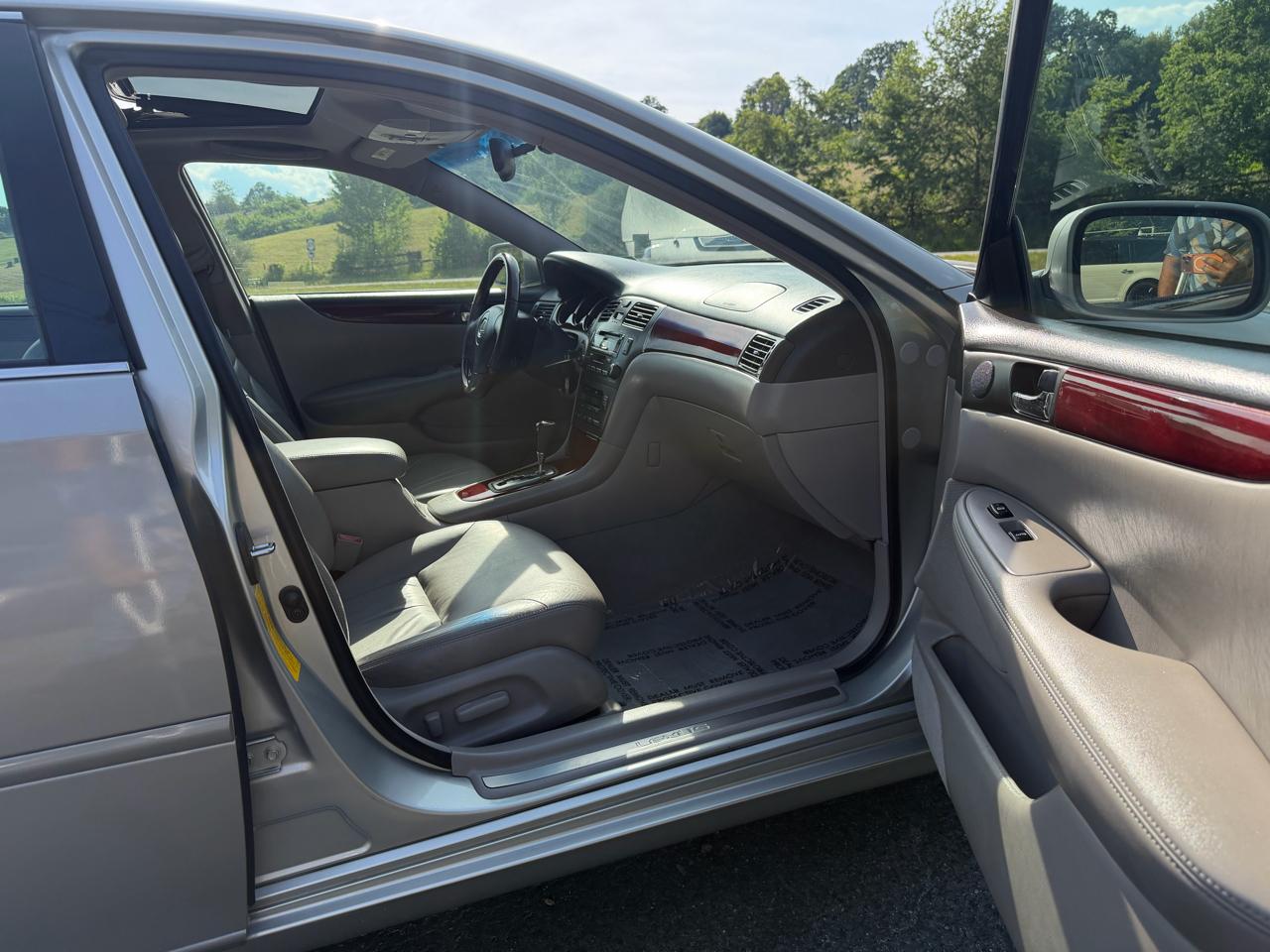 Lexus ES 300 4D Sedan 2002