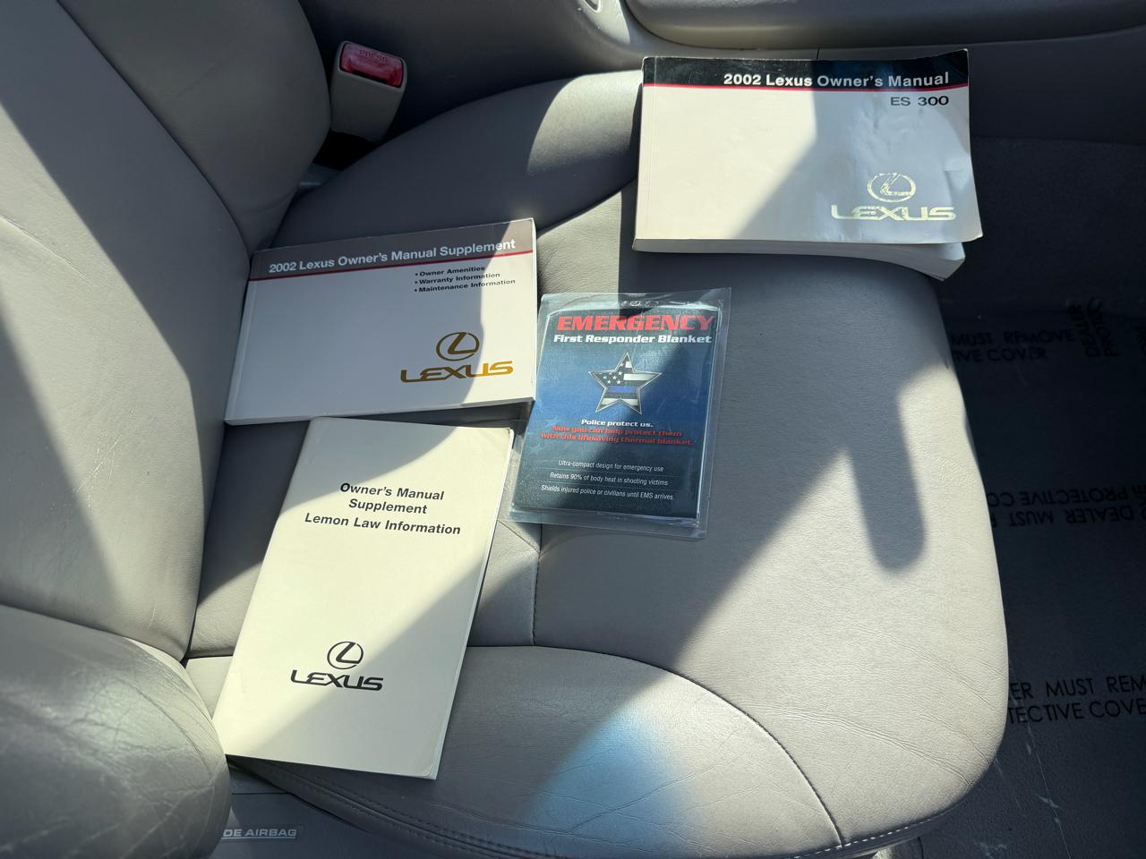 Lexus ES 300 4D Sedan 2002