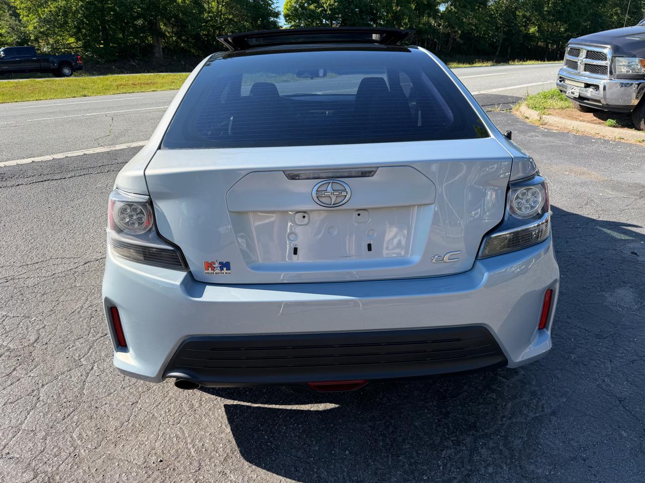 Scion tC 2dr HB Man (Natl) 2014