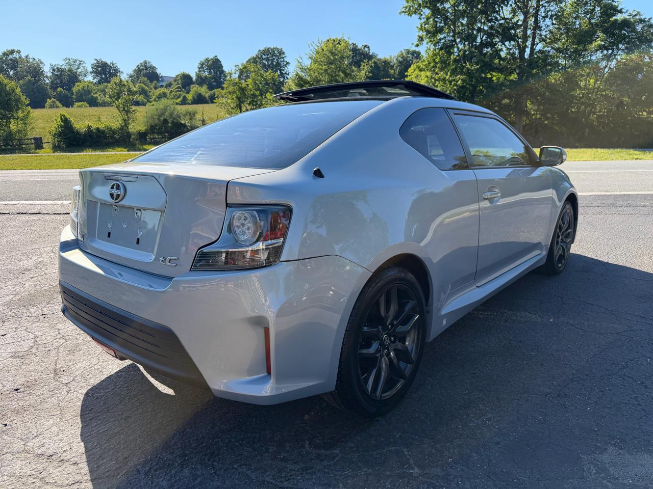 Scion tC 2dr HB Man (Natl) 2014